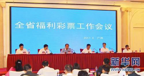 欧美成人自拍视频