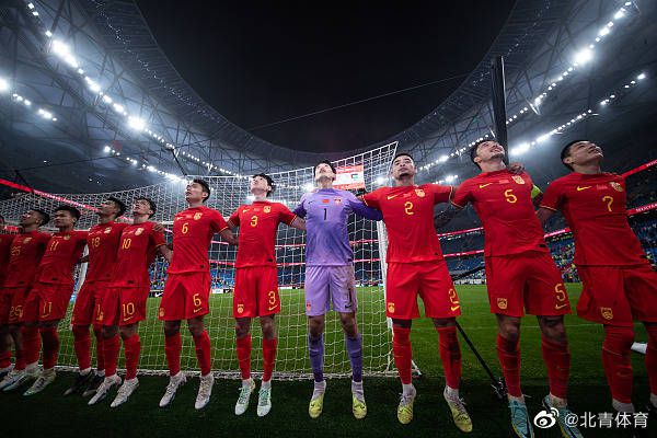 他每挺进一下女人就呻吟