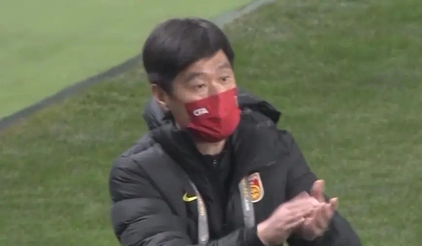 公交车强摁做开腿呻吟h动漫